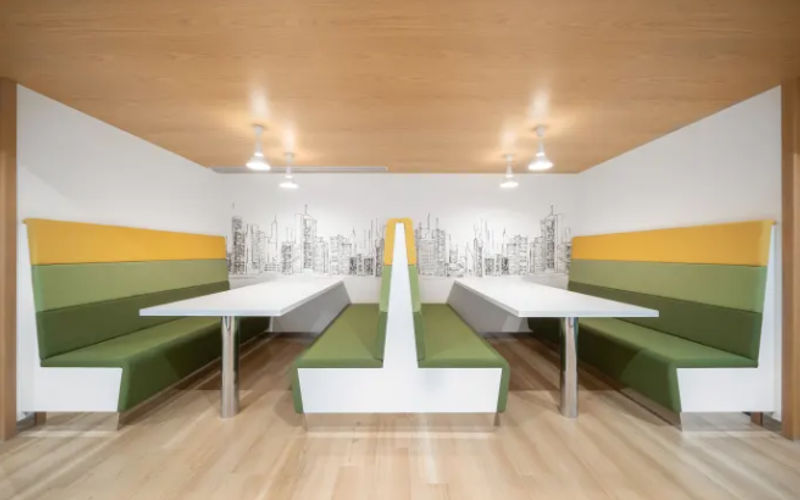 9400 W Higgins, Rosemont Image 2