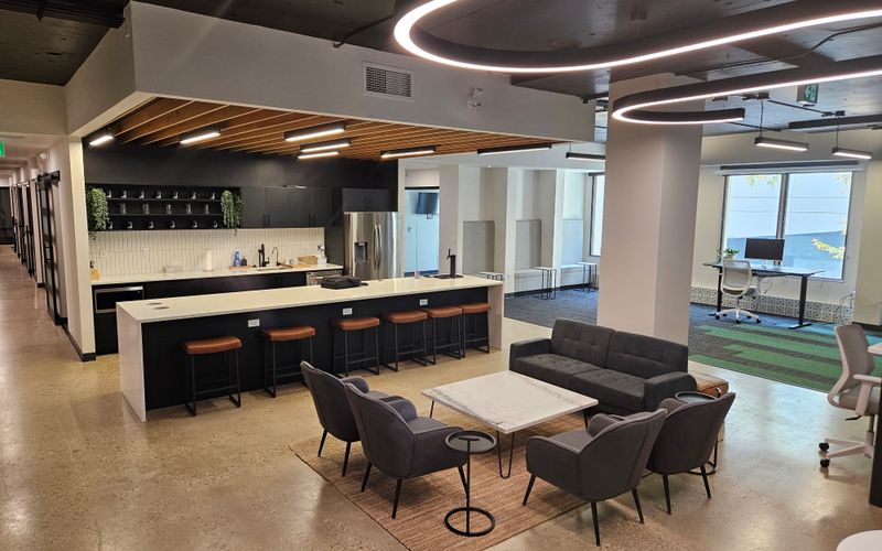 185 Carlton St, Winnipeg Image 5