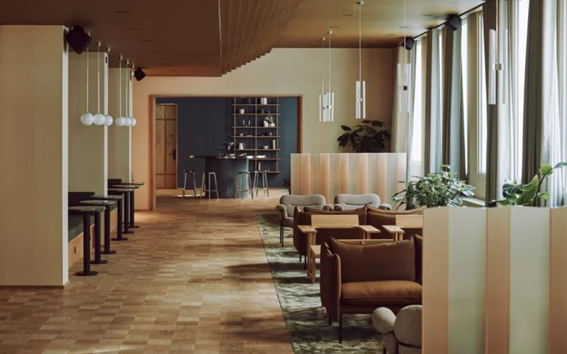 12 Red Lion Square, Holborn Image 4