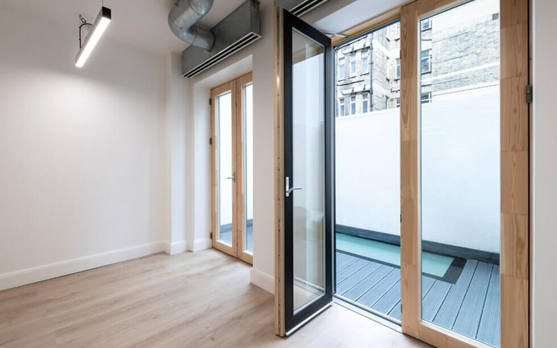 7 Hertford St, London Image 1