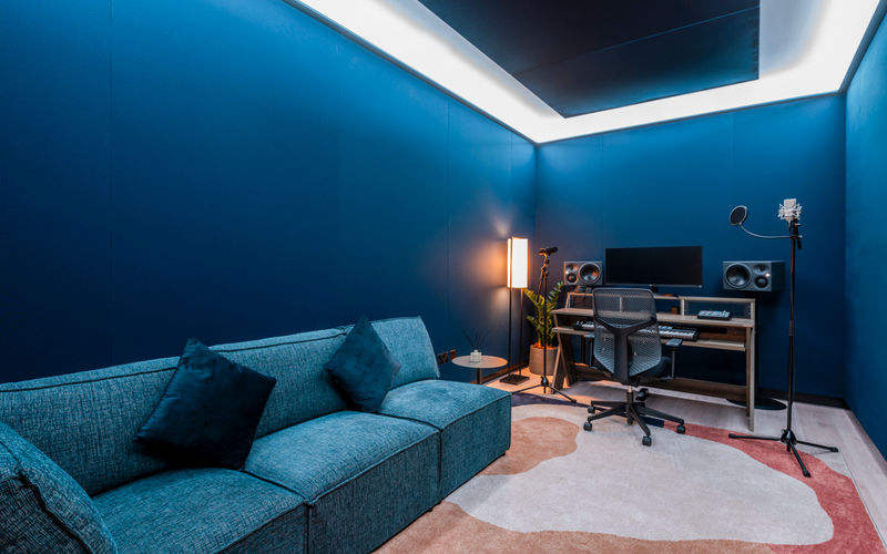 22 Ash Ave, London Image 12