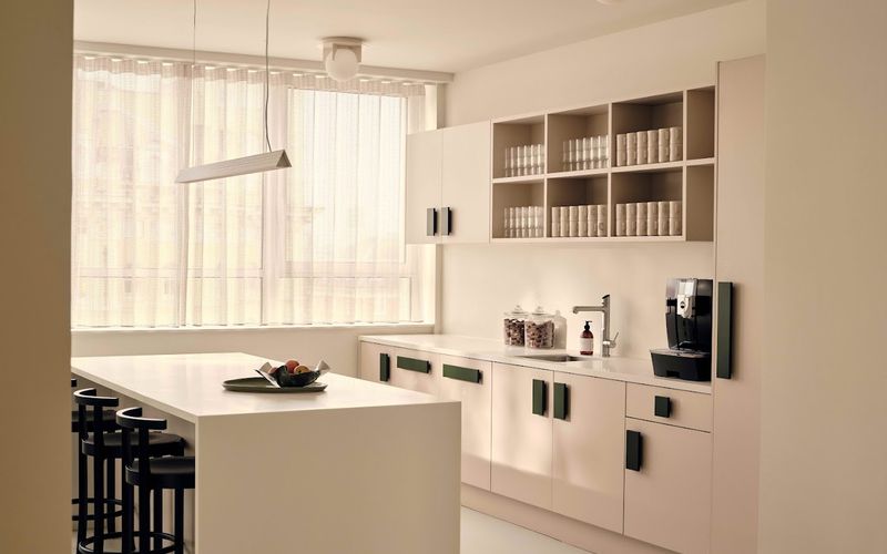 2 Riding House Street, Marylebone Image 1