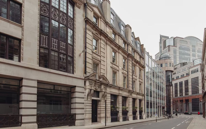 3 Lloyds Avenue, London Image 9