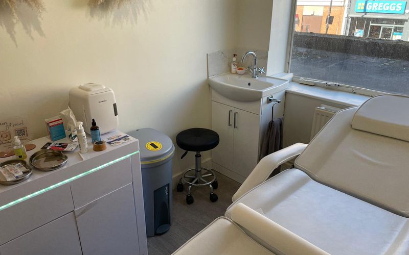 151-153 Clapham High Street, London Image 7