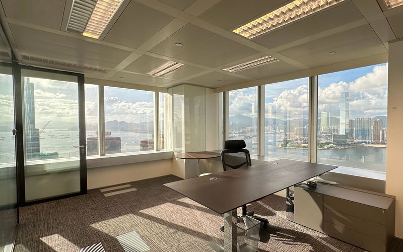 99 Queen's Road Central, Central Image 1