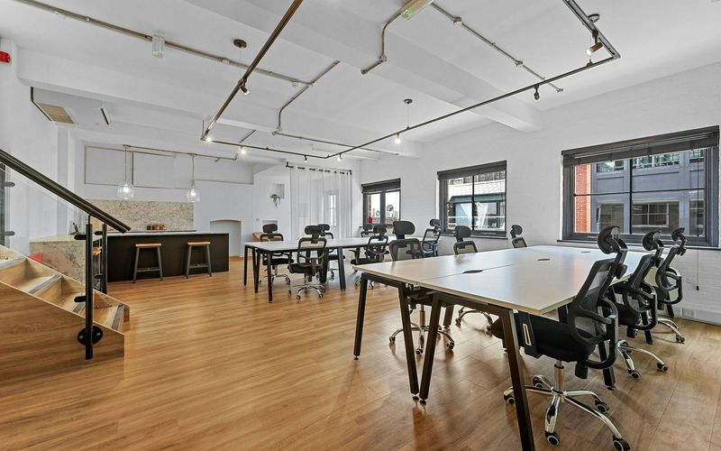 11-12 Charlotte Mews, Fitzrovia Image 1