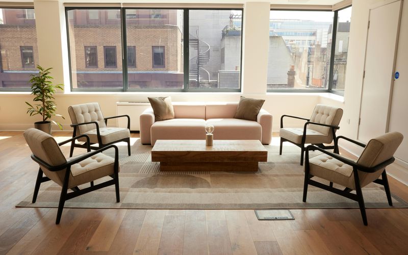 91-93 Baker Street, London Image 1