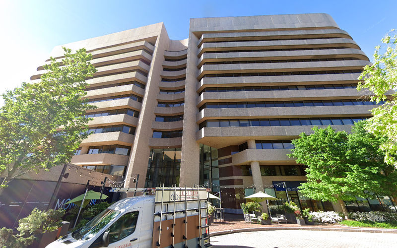 2451 Crystal Dr, Arlington Image 10