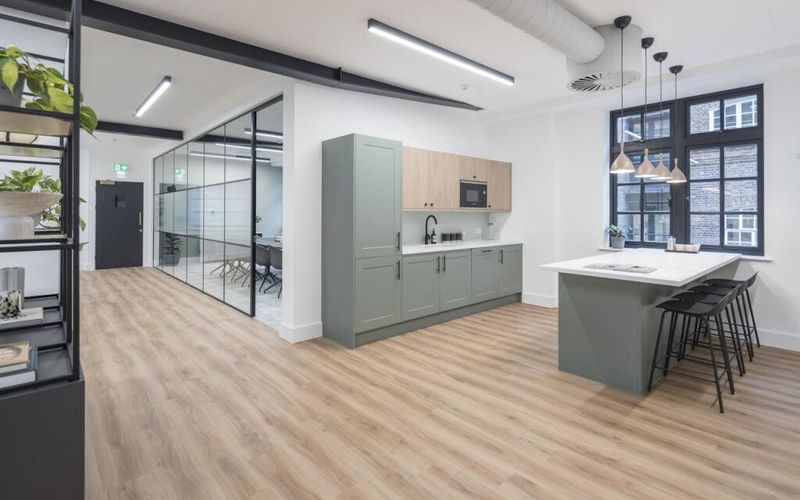 39 Earlham St, London Image 1