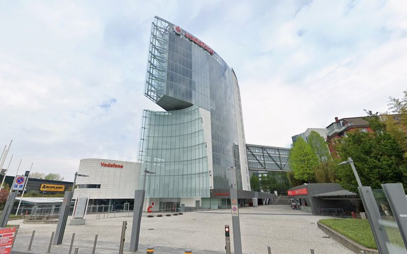 240 Via Lorenteggio, Milan Image 8