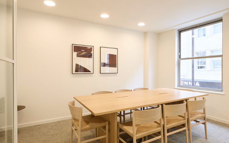 3 Rathbone Place, West End Image 1