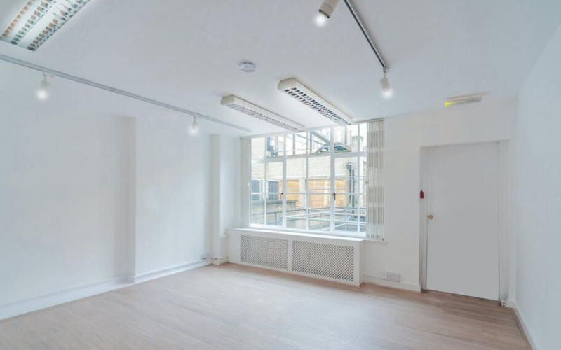 20 Margaret St, London Image 1