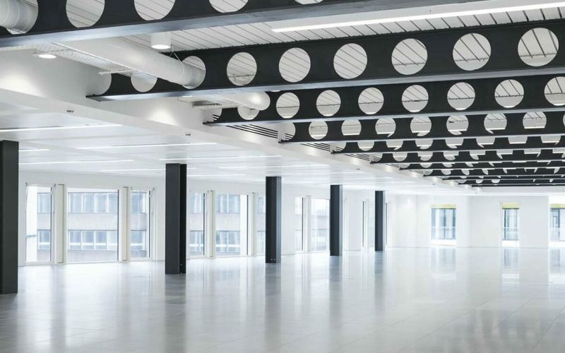 12 Arthur Street, London Image 4