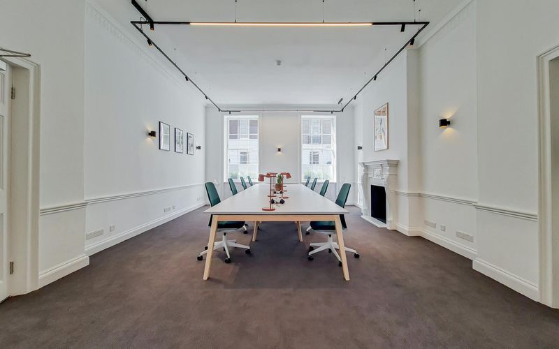 3 Fitzhardinge St, London Image 1