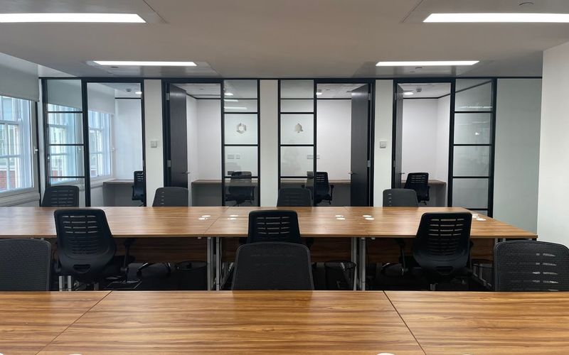 64 North Row, Mayfair Image 2