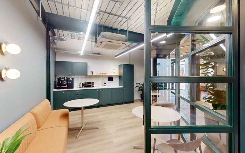 116 Putney Bridge Road, London Image 4