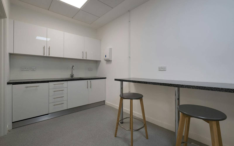 6 Tinworth Street, Bankside Image 3