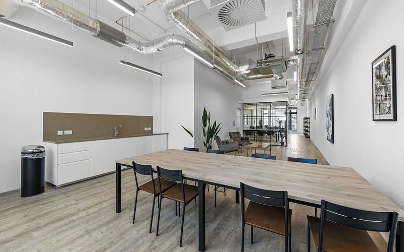 120 Camden High Street, Kings Cross Image 9