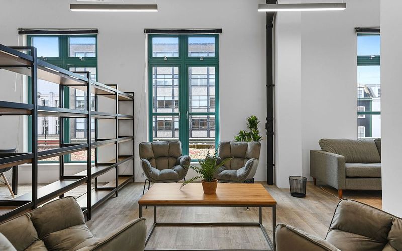 120 Camden High Street, Kings Cross Image 2