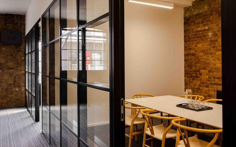 14 Gower's Walk, London Image 1