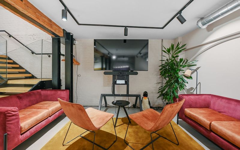 81a Endell Street, Covent Garden Image 2