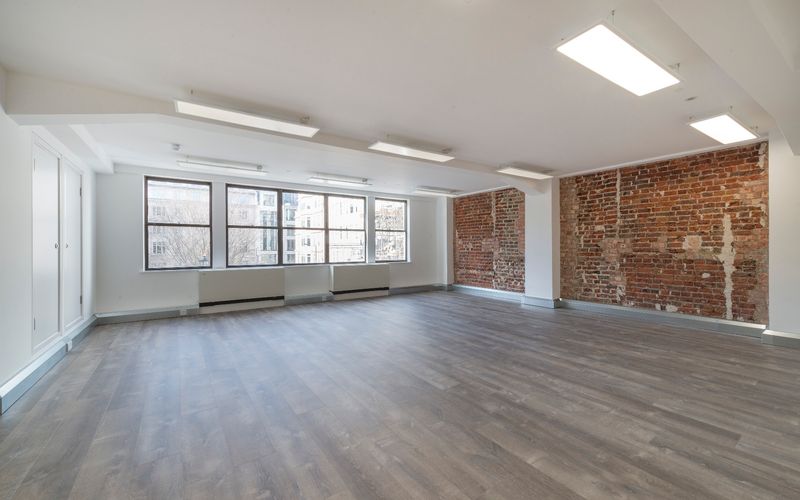 4 Golden Square, Soho Image 6