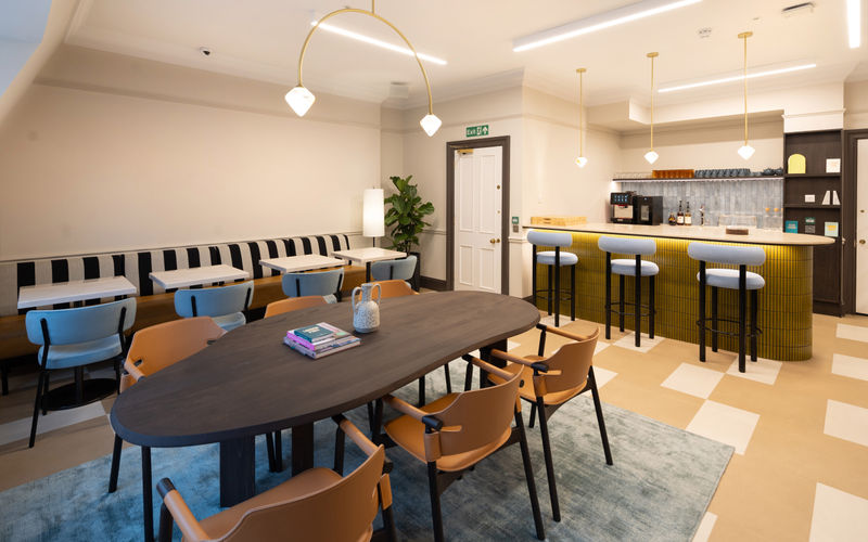 146 Buckingham Palace Rd, Greater London Image 2