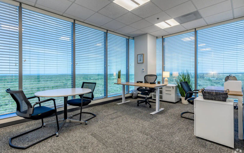 1901 Ulmerton Rd, Clearwater Image 5