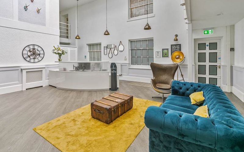 Wyvols Court, Reading Image 1