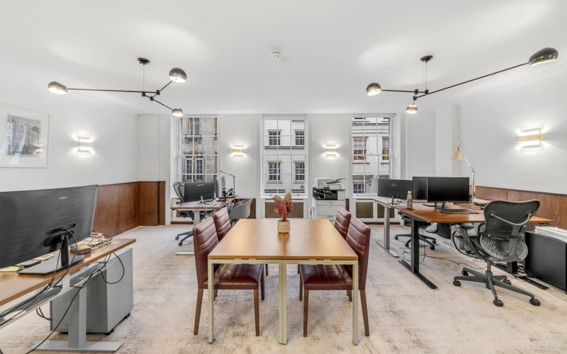 25 Dover Street, Greater London Image 4