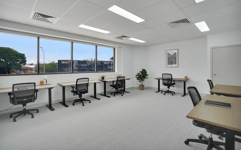 433 Logan Road, Greenslopes Image 1