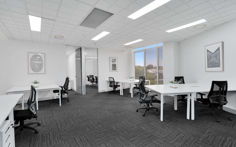 433 Logan Road, Greenslopes Image 1