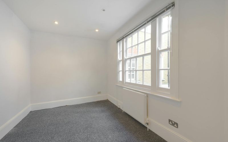 8 Percy Street, Fitzrovia Image 4