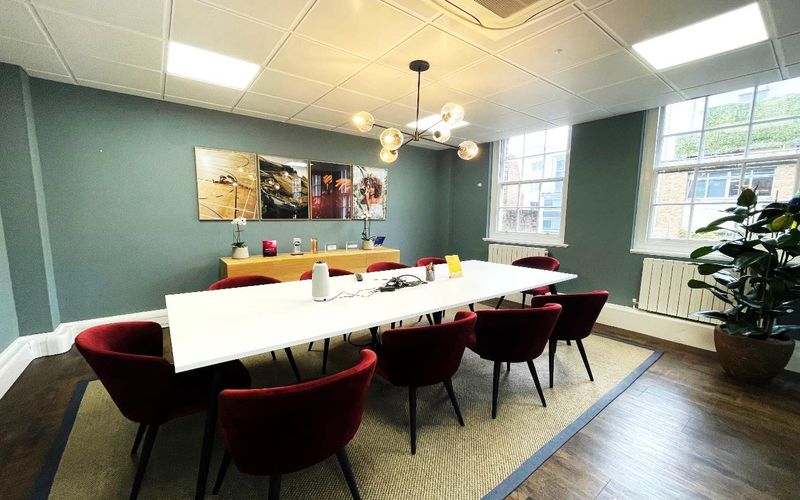 26-28 Bedford Row, Midtown Image 2