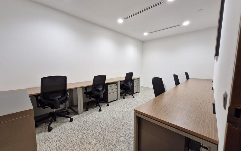 1 Harbourfront Avenue, Singapore Image 1