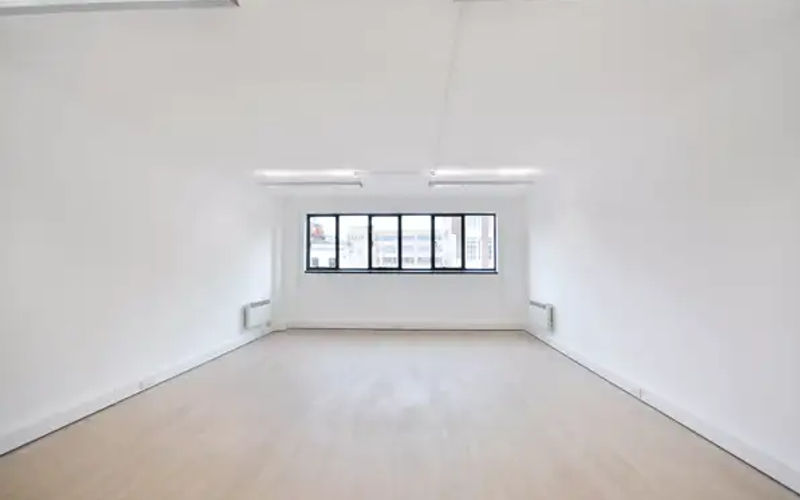 75 Whitechapel Road, Shadwell Image 1