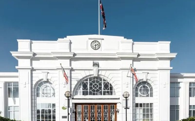 265 Purley Way, Croydon Image 9