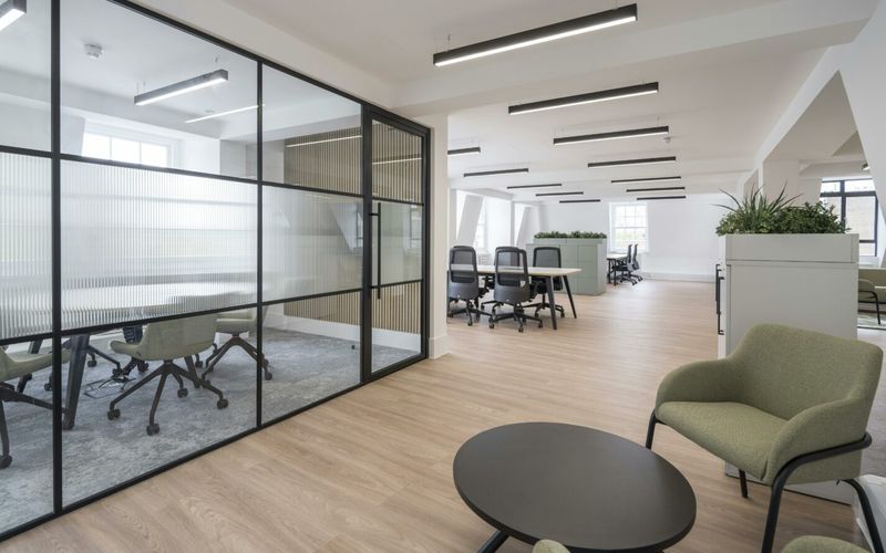 10-11 Charterhouse Square, London Image 4