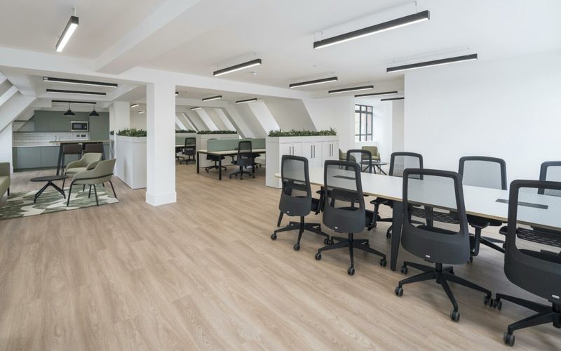 10-11 Charterhouse Square, London Image 1