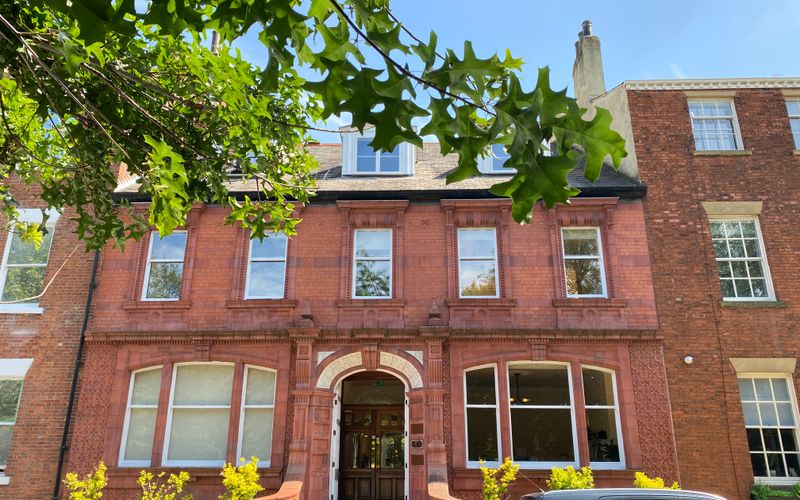 9 Park Square East, West Yorkshire Image 9