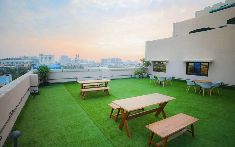 Srp Stratford Rajiv Gandhi Salai Ptk Nagar Thiruvanmiyur, Chennai Image 6