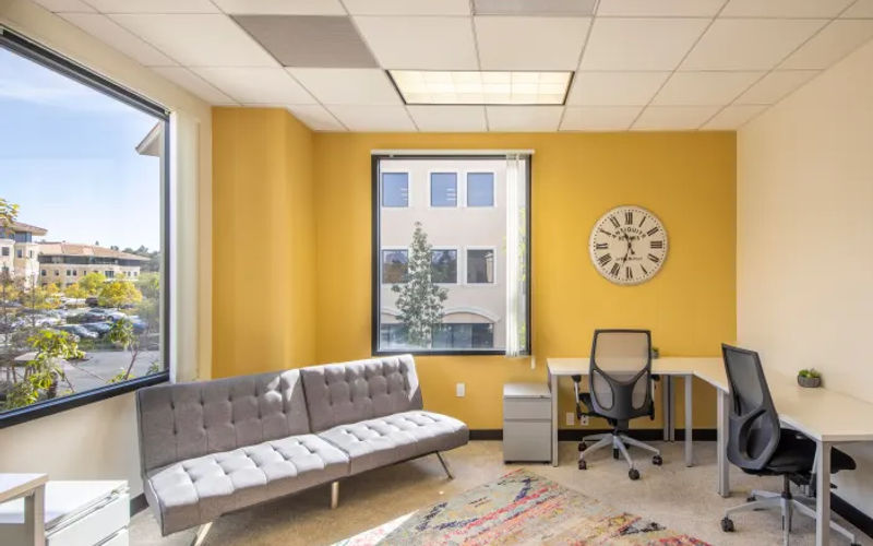 207 N Fir St, Sisters Image 2