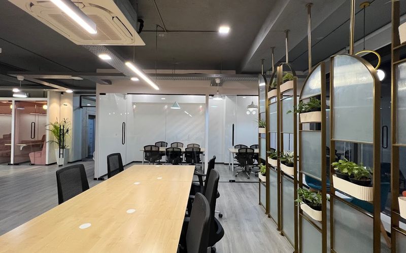 Varthur Main Rd Above Urban Ladder Palm Meadows Ramagondanahalli Whitefield, Bengaluru, 18 DESKS Varthur Main Rd Above Urban Ladder Palm Meadows Ramagondanahalli Whitefield, Bengaluru Image 1