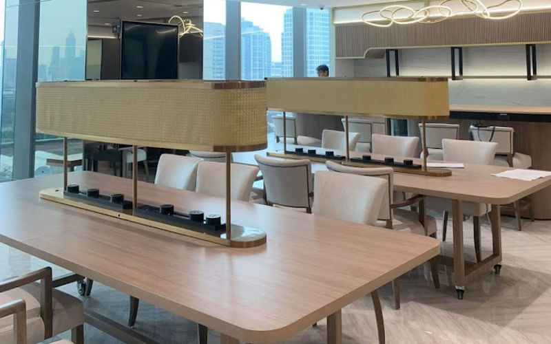 Tower 2 Ayala Triangle Gardens Paseo De Roxas, Makati Image 3