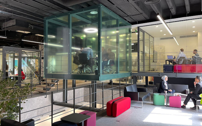 7 V Business Center Abdoun - Al Shajarah St, Amman Image 1