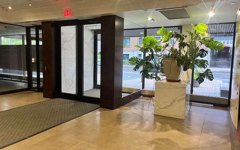 222 Somerset Street West, Ottawa Image 1