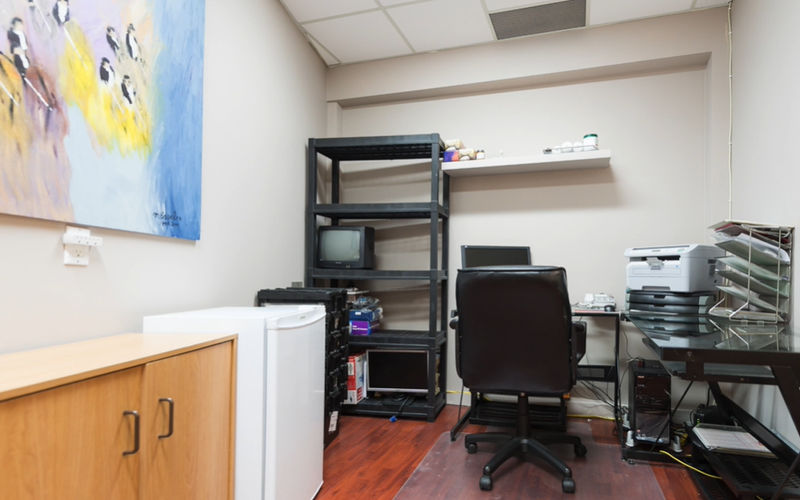 970 Burrard Street, Vancouver, 4 DESKS 970 Burrard Street, Vancouver Image 1