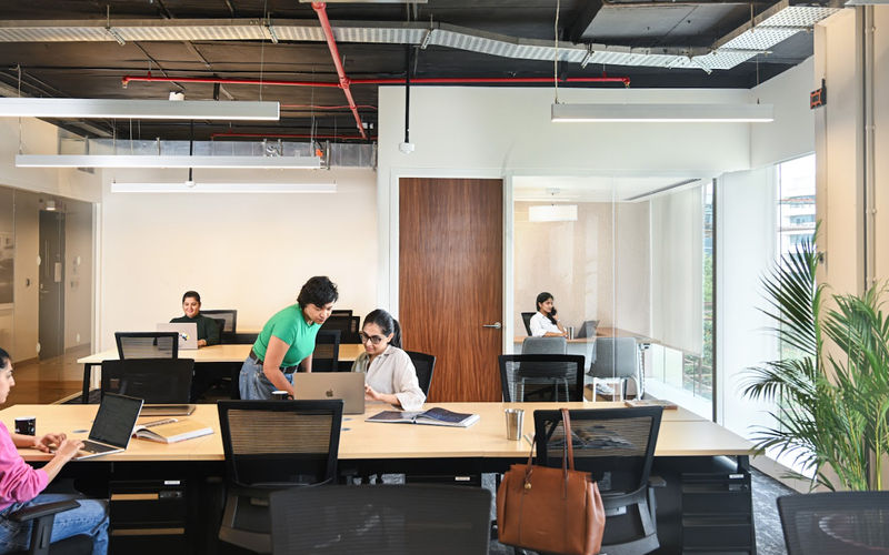 Cherry Hills Embassy Golf Links Business Park, Bengaluru, 5 DESKS Cherry Hills Embassy Golf Links Business Park, Bengaluru Image 1