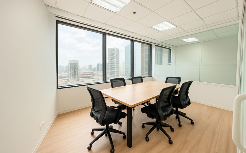 Sukhumvit Road, Khet Khlong Toei Image 14