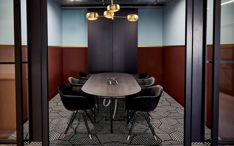 102 Rookery Court, Greater London Image 6